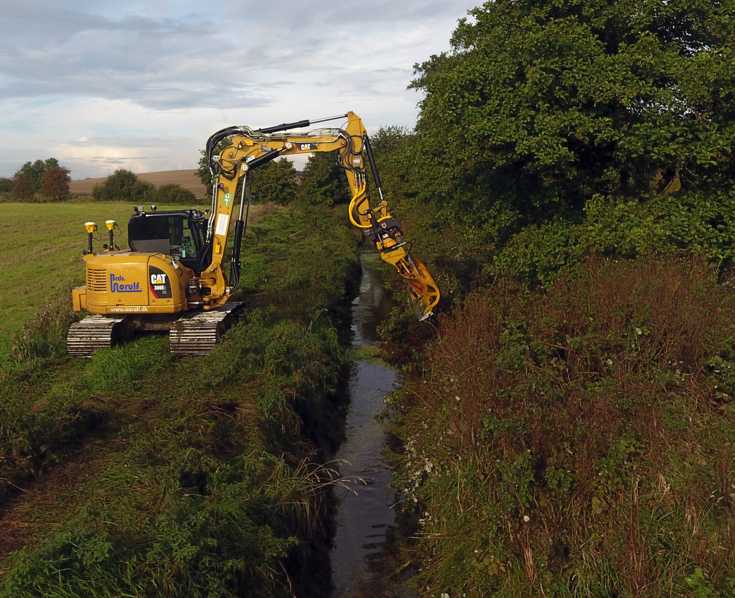 Cat-308E2-oprenser-Aaloeb-ved-Roedekro