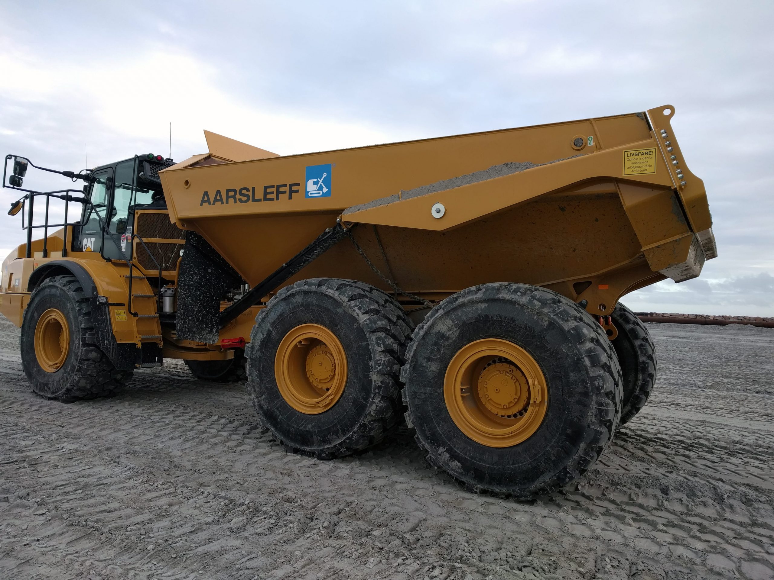 Naeste-generation-af-Cat-745-dumpere