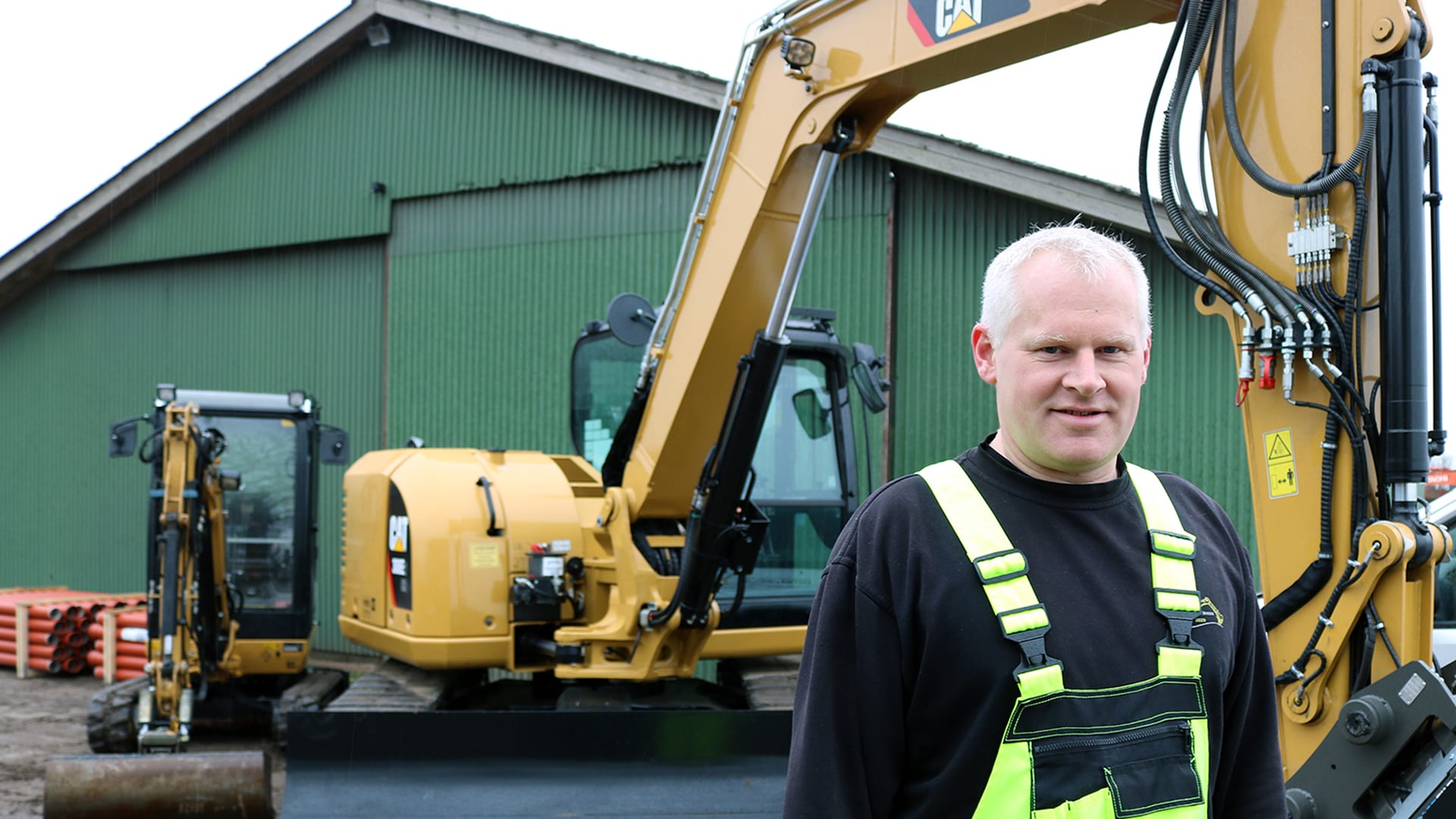 Robert-Traneskov-klar-til-at-rykke-ud-med-to-nye-Cat-gravemaskiner