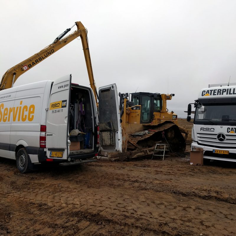 Servicebilerne-koert-i-stilling-til-dagens-opgave